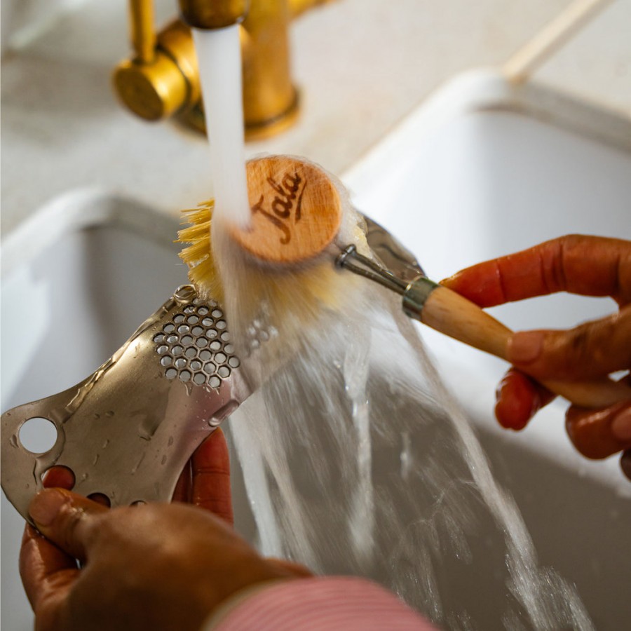 Щетка для мытья посуды деревянная