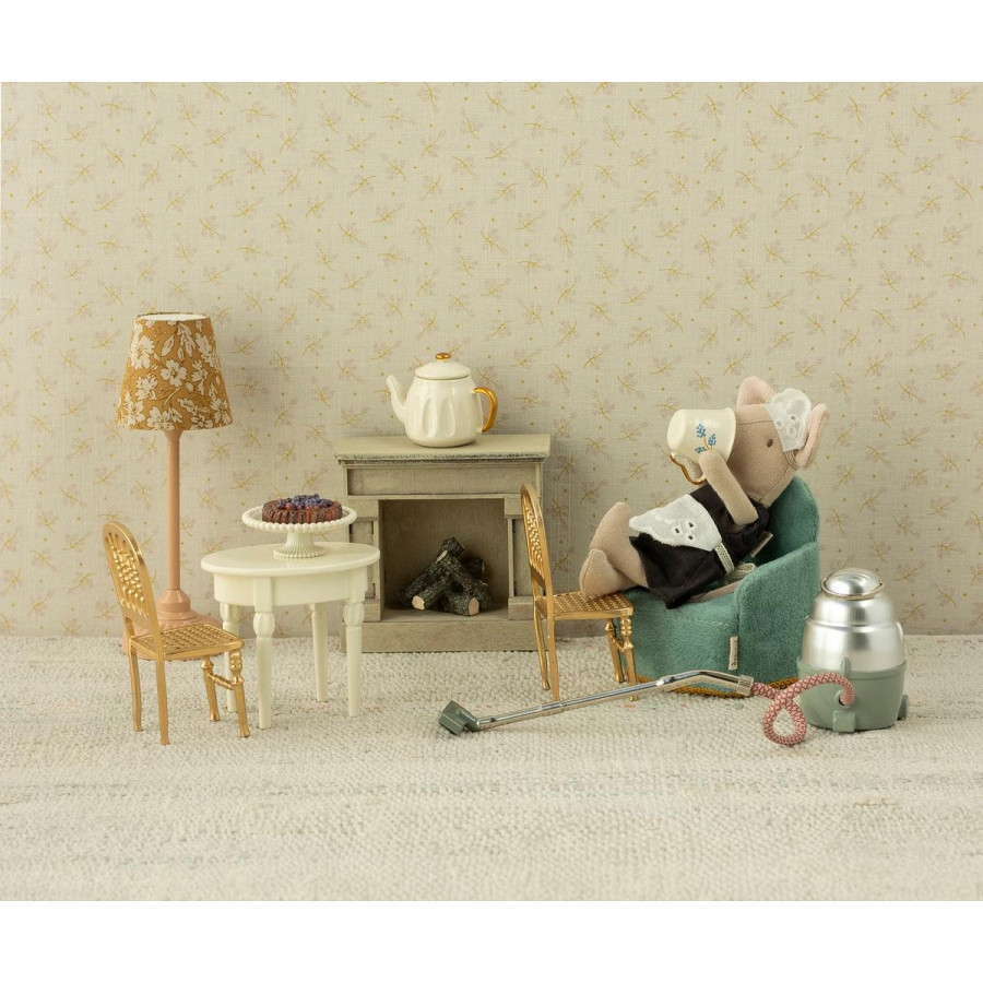 	 Мышка Горничная