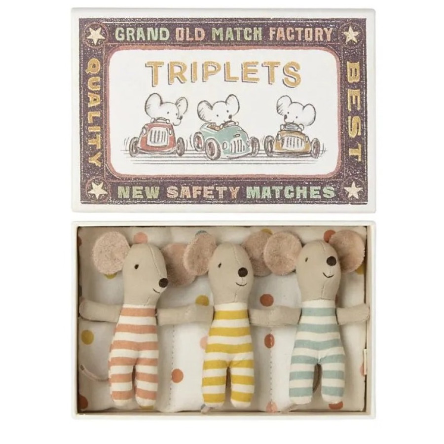 Мышата-тройняшки в спичечном коробке